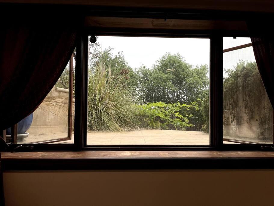 Holiday At Halliday Los Angeles Exterior photo